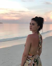 Pin By Eren Ozdemir On Beauty In 2020 Turkish Women Beautiful Turkish Beauty Handsome Actors