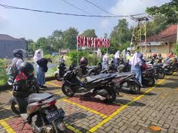 Semak keputusan upu sesi 2016 2017 online mp3 & mp4. Belum Kbm Ini Kegiatan Siswa Sman 3 Wonogiri Pada Hari Pertama Uji Coba Ptm Solopos Com