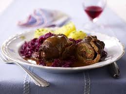 Rinderroulade Mit Rotkohl Und Kartoffeln Rinderrouladen Rezepte Lecker