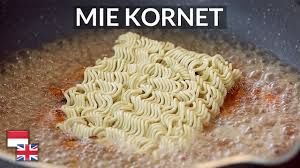 This flavorful and spicy fried noodle dish is common in indonesia. Resep Seblak Kwetiau Kenyal Kenyal Pedas Nampol Youtube