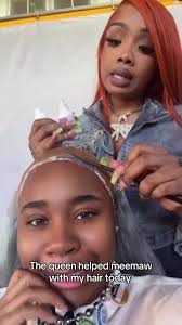 Queen Leora Green Hair