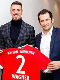 Der frühere stürmer des fc bayern beendet im alter von 32 jahren seine karriere. Fc Bayern Verpflichtet Nationalsturmer Sandro Wagner Bis 2020 Fc Bayern Munchen