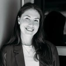 Lorna Montalvo's Instagram, Twitter & Facebook