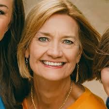 Diane Clapper's Instagram, Twitter & Facebook