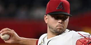 Cecconi dominante, pero D-backs caen al iniciar serie vs. Oakland