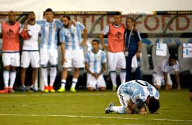 comentarios en letra mayúscula serán eliminados 13:32 primer tiempo. Lionel Messi Says He S Quitting Argentina S National Team As Title Slips Away New Europe