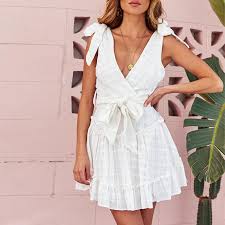 Avec des couleurs vives et des tissus doux et fluides, nos robes bohémiennes pour femmes, mignonnes et abordables, sont fantastiques et agréables à porter. Robes Blanches Boheme Boutique Boho Hippie Paris