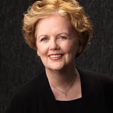 This is Maureen McNamara. Maureen is an actress, and there is zero doubt  about it! Swipe for another Maureen! Hair and Makeup by Kerry-Lou  @silverstylestudio #radiantwoman #theater #actress #broadway  #broadwayactress #headshot #headshotphotographer