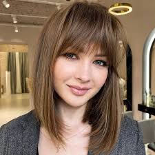 Caschetto biondo scuro · capelli castani con riflessi biondi. I Migliori Tagli Per Capelli Fini Le Proposte Per Dare Volume Trucchi Tv