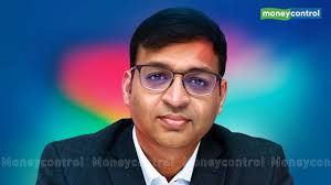 SEBI needs to probe why more people aren't getting licensed as research  analysts: Vivek Bajaj