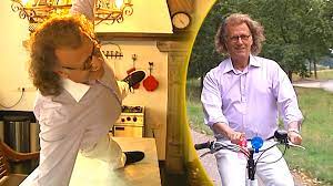 Maybe you would like to learn more about one of these? Andre Rieu Schlossbesuch Bei Star Geiger Andre Rieu Musik Bild De