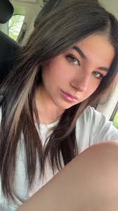 sienna (@sienna.chavez)