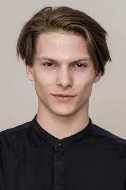 What Is The Best Haircut For My Face Shape Face Shape Hairstyles Men Face Shape Hairstyles Diamond Face Hairstyle