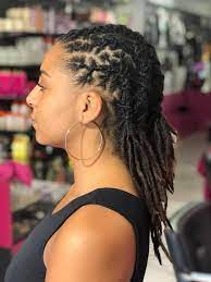 A la par que algunos peinados completos, que dan perfecta idea de la moda actual, ofrecemos á nuestras lectoras. Coiffure Afro A Brest Aissacoiffure Mixte