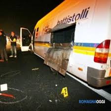 Rapina a portavalori sull'a1 tra modena e bologna: Imola Assalto Al Portavalori In Autostrada Altri Due Arresti