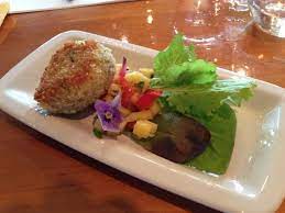 Good Food Good People And Good Times At The Good Earth Winery Bistro Good Food Food Crab Cakes