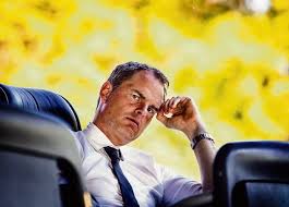 En ook de andere landen loop je niet zomaar langs. Frank De Boer Lijkt Zo Weggelopen Uit Een Scene Van Miami Vice Of Baywatch Euro 2020 Ad Nl