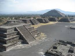 Some of the tallest buildings nearly 1 million inhabitants lived in tenochtitlan, which by that point had drained most of the lake. Aztec Ruins Tenochtitlan Aztec Ruins Tenochtitlan Places To Go