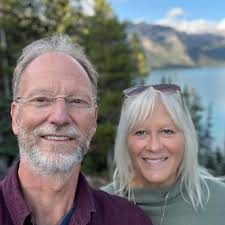 Can bent linkages cause surging in Kawasaki fj180v?