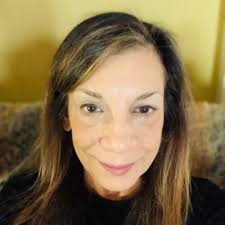 Elisa Leone (@designomad)