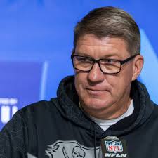 Buccaneers reportedly hiring Georgia's Bryan McClendon as their new wide  receivers coach