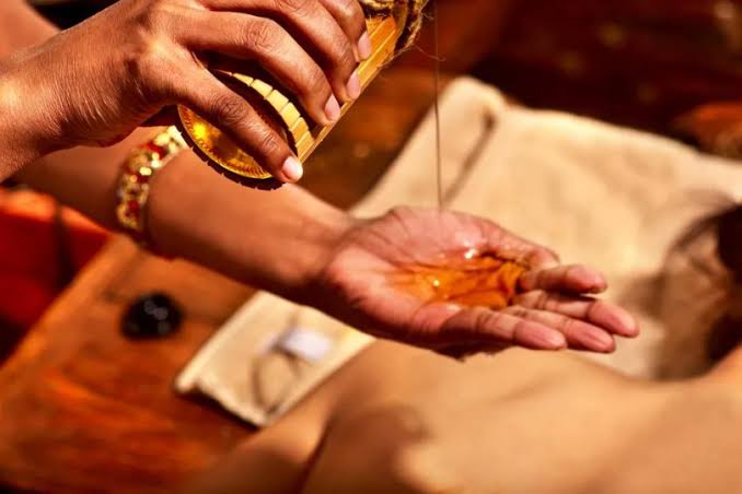 Sarvanga Abhyanga + Sarvanga Sweda