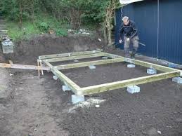 Let Bjaelkefundament Med Punktstobninger Med Billeder Skur Design Skur Skur Ideer