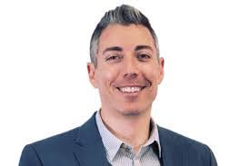 Lora Krueger's Instagram, Twitter & Facebook