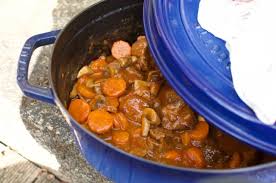 Mijote De Boeuf Aux Carottes Aux Champignons Et A La Tomate Mijote De Boeuf Boeuf Carotte Recette Boeuf Carotte