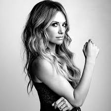 Country crooner carly pearce proudly posed with her first acm trophy at the 56th annual academy of country music awards in nashville, which aired sunday night on cbs and paramount+. Words Music At Home Carly Pearce Country Music Hall Of Fame