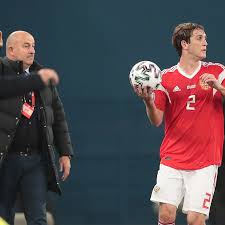 She became well known after a video and later some photos of her playing and training. Mario Fernandes Izolirovan Ot Sbornoj Rossii Dzhikiya I Gilerme Otpravleny Domoj Chempionat