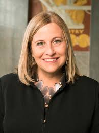 Breaking the Glass Ceiling: Megan Barry, MBA'93, Takes Reins as Nashville's  First Woman Mayor