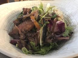 Estos restaurantes están cambiando valencia. Fumiferro Restaurante Grill En El Barrio Del Cabanyal Tragamundos