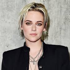 If i asked you to mention some words to describe her attitude or character, we'd definitely disagree with each other. Kristen Stewart Dyed Her Hair Bright Orange