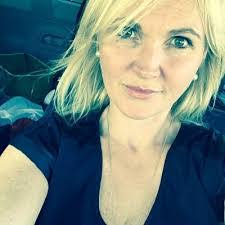 Lynda Mullins's Instagram, Twitter & Facebook