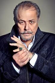 أول يوم رمضان أقضيه بجوار زوجي محمود عبدالعزيز! Ù‚ØµØ© Ø§Ù„Ù…Ø¹Ø¬Ø¨Ø© Ø§Ù„ØªÙŠ ØªØ²ÙˆØ¬Ù‡Ø§ Ù…Ø­Ù…ÙˆØ¯ Ø¹Ø¨Ø¯ Ø§Ù„Ø¹Ø²ÙŠØ² Ø·Ù„Ù‚Ù‡Ø§ ÙˆØ±Ø¯Ù‡Ø§ Ù„Ø¹ØµÙ…ØªÙ‡ Ø¨Ø´Ø±ÙˆØ· Ù‚Ø§Ø³ÙŠØ© Ø¬Ø¯Ø§ Ù…Ø¬Ù„Ø© Ù‡ÙŠ