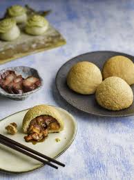 Now i am a fan of tim ho wan's bbq pork buns and wonder if your recipe of the chinese pineapple buns with roast pork filling are the same bbq pork buns as at tim ho wan in hong kong? Promotion Get 30 Off Tim Ho Wan Order On Foodpanda Limited Period Baked Bbq Pork Buns Bbq Pork Buns Pork Buns