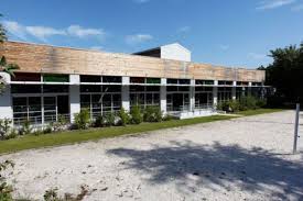 Piscine Au Puy Sainte Reparade Horaires Tarifs Et Telephone Guide Piscine Fr