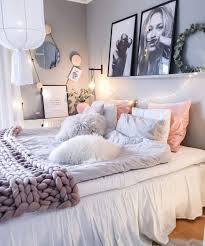 Naturally…) and the unique upholstered bed, will let your teenager know that you not only recognize her individuality, but that you approve of it wholeheartedly. 65 Cute Teenage Girl Bedroom Ideas Room Decor For Teen Girls 2021