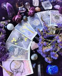 22 in the major arcana and 56 in the minor arcana. Pick A Card Magickal Connections