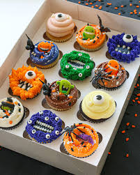 Halloween Cupcake Box By Magnolia Bakery Halloween Cupcakes Halloween Cupcake Cake Halloween Food Cupcakes