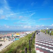 The 4.3 km long track offers fast and . Wetter Zandvoort Februar