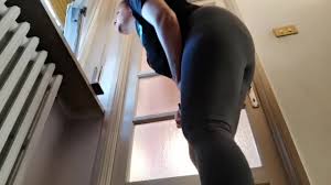 Italian stepmother doesnt hold back and keeps pissing because the bathroom  is busy and she is outside a shop - XNXX.COM