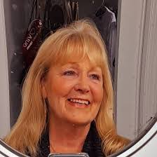 Donna Grundy's Instagram, Twitter & Facebook