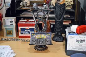 The gm business card is a cash back credit card that rewards consumers with 3 percent cash back on fuel purchases at the pump, at restaurants, and at office supply stores, places most business owners will find themselves spending money on a regular basis. Business Card Holder Made From Some Leftover Cam Chain Gm Exhaust Valves A Sheet Metal Bracket From Someth Automotive Art Metal Bracket Business Card Holders