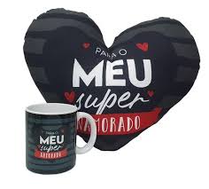 O dia dos namorados está chegando, o que significa que é hora de escolher qual será o presente da pessoa amada. Dia Dos Namorados Presente Para Namorado Caneca E Almofada Sude Kit De Presentes Magazine Luiza