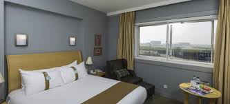 Relax and unwind in this convenient and comfortable hotel with excellent facilities. Holiday Inn Ariel Hotel Heathrow Airport Car Parking Aph