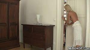 Her bf away and she cheats with his bro. Gf Cheats With His Bf S Bro And Gets Busted Xvideos Com