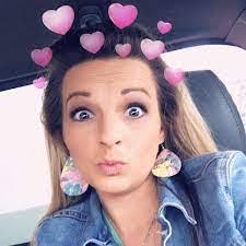 Amber Emrick's Instagram, Twitter & Facebook