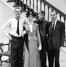 Multi Fandoms Behind The Scenes Of The Tv Show Chuck Look At In 2020 Mary Poppins Poppins Mary Poppins 1964